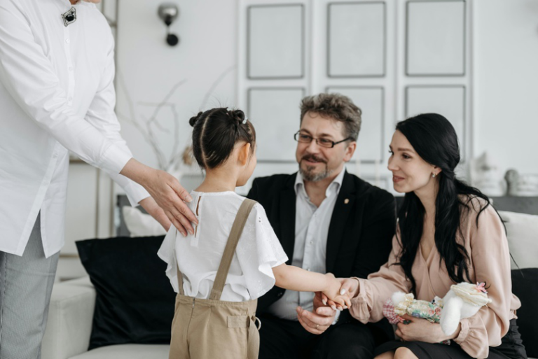 Parents meeting with a family law attorney to discuss legal and physical custody arrangements in Texas